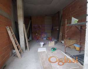 Poslovni prostor na Podbari!