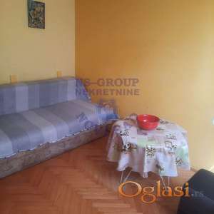 U ponudi garsonjera na Grbavici.