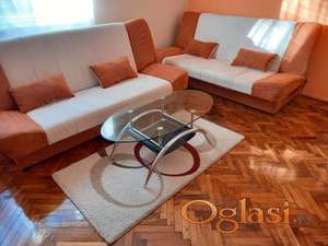 PODBARA PRODAJE SE RENOVIRANA GARSONJERA