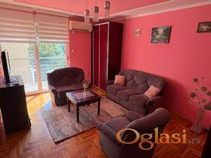 ODLIČAN DVOSOBAN STAN U GOGOLJEVOJ ULICI,USELJIV OD 01.09.
