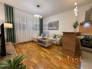 Odličan, uknjižen, namešten