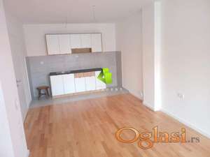 Nenamešten jednoiposoban stan u novoj zgradi na Ledenoj steni ID#7996