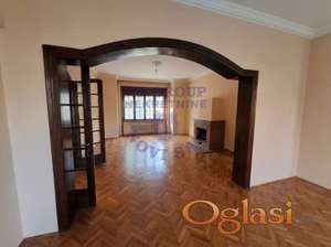 Na izuzetnoj lokaciji fantastična nekrentina!