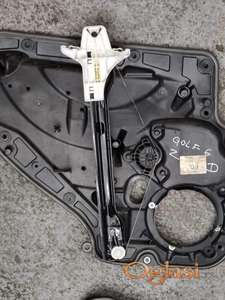 Golf 6 zadnji desni podizac Originalni delovi  Moguca ugradnja delova  Alfa Romeo 147-156-166-159-GT-MiTo-Giulietta Fiat bravo 2 - croma -grande punto -multipla 2 -punto 3 -stilo-idea Freemont Panda 3 500L 500 Lancia ypsilon-delta-musa-lybra Volkswagen Golf 6  Ukoliko zelite da porucite Posaljite poruku preko sms poruke ili pozovite na telefon 0616115961