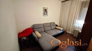 Kuća Sa Tri Stambene Jedinice I Dva Kolska Ulaza – Vrdnik, Nova Kolonija