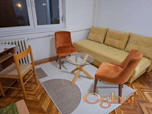 NAMESTEN JEDNOSOBAN STAN KOD ZELEZNICKE STANICE