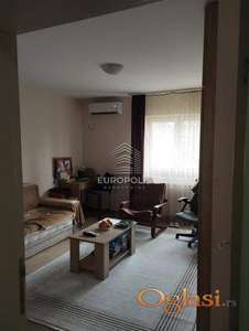 Stan sa dvorištem i parkingom - povoljno ID#8812