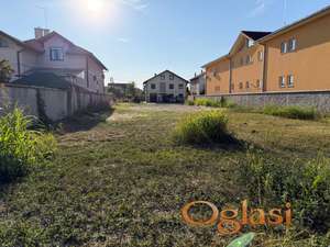 VETERNIČKA RAMPA – INVESTICIONI PLAC 800 m² – POTENCIJAL 8 STANOVA + 8 GARAŽA