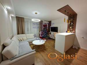 Prelep dvoiposoban stan kod Železničke stanice