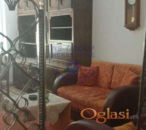 Jednosoban, komplet namešten stan na Staroj Detelinari.