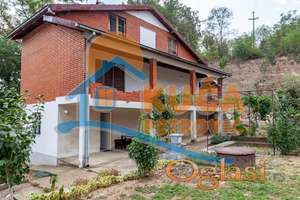 Kuća  u  vikend naselju Sv.Petka, Veliki Drenovac, 248 m2, na  placu  od  967 m2