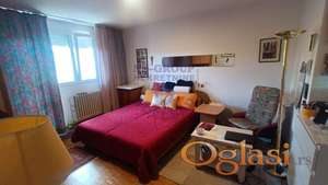 Dvosoban stan na Staroj Detelinari!