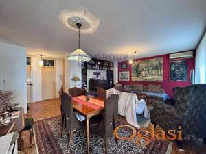 Prodaje se troiposoban stan na Bulevaru Oslobodjenja