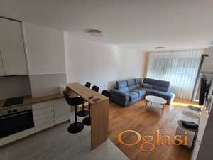 Izdaje se   jednoiposoban stan  na top lokaciji odmah useljiv  700 eura