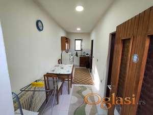 Jednosoban stanza izdavanje u blizini futoške pijace