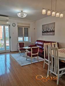 Lux 2.0 stan 50 m2 u novijoj zgradi, J. Gagarina