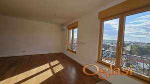 Nov. Prelep pogled. Smart home. Podno grejanje
