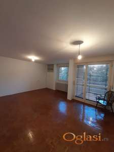 NENAMEŠTEN DVOSOBAN STAN NA GRBAVICI 400 EVRA