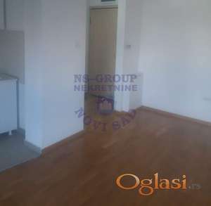 Izdaje se prazna garsonjera sa kuhinjom, površine 26m², na atraktivnoj lokaciji u delu grada Podbara.