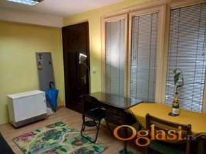 Garsonjera kod Narodnog pozorišta u Nišu