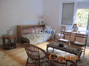 Savski venac, Senjak, , 1.0, 30m2 stara vila,ogradjena, lepa fasada, podrumska prostorija 6m2