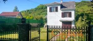 Prodajem sređenu kuću u Vrdniku