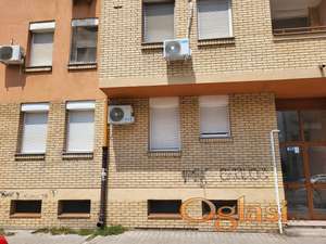 Izdajem jednosoban delimično namešten stan