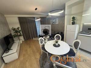 Lux 2.0 stan,  50,99m2 VI sprat ID#1640