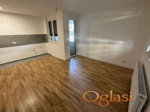 U blizini pešačke zone, dvoiposoban stan, novogradnja.