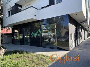 PETROVARADIN - TOP LOKACIJA-FENOMENALAN POSLOVNI PROSTOR, 303 m2 