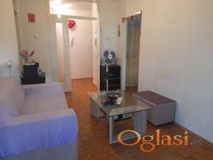 KOMFORAN I POVOLJAN STAN U DIMITRIJA AVRAMOVICA