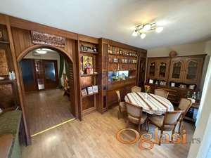 Prodaje se prostrana porodična kuća