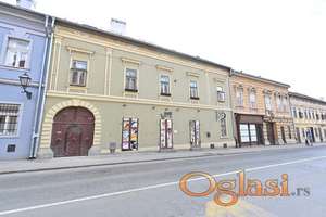 FANTASTIČAN FLEKSIBILAN POSLOVNI PROSTOR NA IZUZETNOJ LOKACIJI S POGLEDOM NA TVRĐAVU