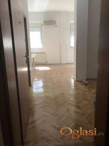 Dvosoban stan na odličnoj lokaciji ! Danila Kiša