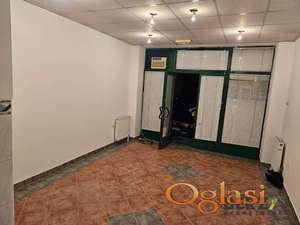  ODLIČAN ULIČNI LOKAL OD 23 M2 BLIZU ALEKSANDROVE ZGRADE