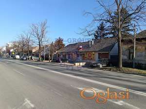 Kuće sa lokalima, na placu, 971m2. Preradovićeva ulica. Petrovaradin. Potencijal.