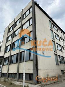 Izdaje se poslovna zgrada u Prokuplju, 1590m2!