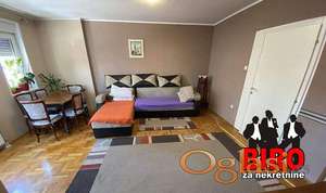 **Stan je prelepog&nbsp;rasporeda**<br><br>**Zgrada od pre 10 godina**<br><br>Lepo očuvan. Stan ima veliki dnevni borava