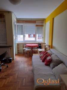 Kompletno nameštena garsonjera na Grbavici, od 01.04.