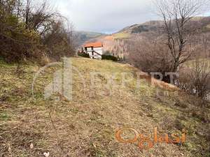 Atraktivan  plac  pored  puta, na  Kopaoniku, kod hotela  Junior,  336 m2