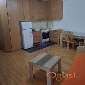 Izdaje se namešten dvosoban stan na Novom Naselju