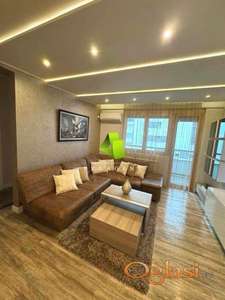 Lux trosoban stan sa parking mestom u centru ID#7655