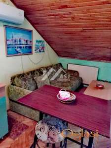 Izdajem lep stan sa velikom terasom na Sajmu !! ID#4940