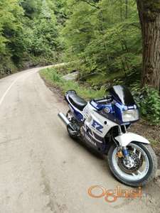 Yamaha fzr 750