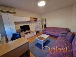 Odličan jednoiposoban stan na Grbavici