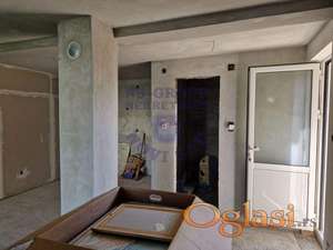 Odlična pozicija, uknjižena 1/1