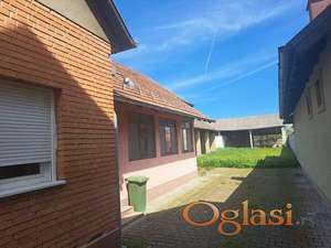 Prelepa prizemna kuća u Kaću