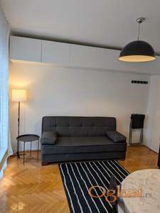 Moderan jednosoban stan u blizini Keja i pešačke zone Centra