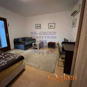 Izdaje se dvorišni jednoiposoban stan od 42m² na Podbari, na nekoliko minuta od centra grada.