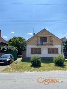 Porodična kuća  u centru Surduka sa radionicom